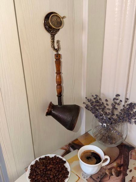 Настенный крючок ручной работы из латуни "Чашка для кофе" 8117792702659 фото